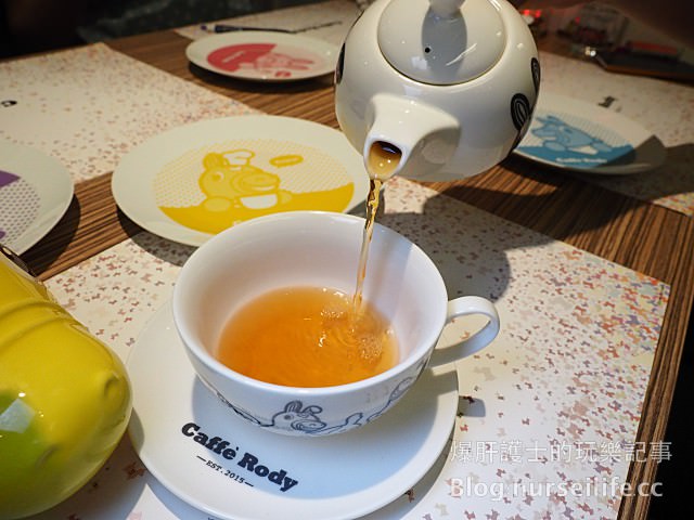 【台北美食】Caffe' Rody 台北東區全球第一間跳跳馬主題餐廳 適合親子前來，超療癒！ - nurseilife.cc