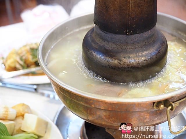 台北、士林｜忠義街 加來川湘菜館 陽明醫院旁大份量超值酸菜白肉鍋 - nurseilife.cc