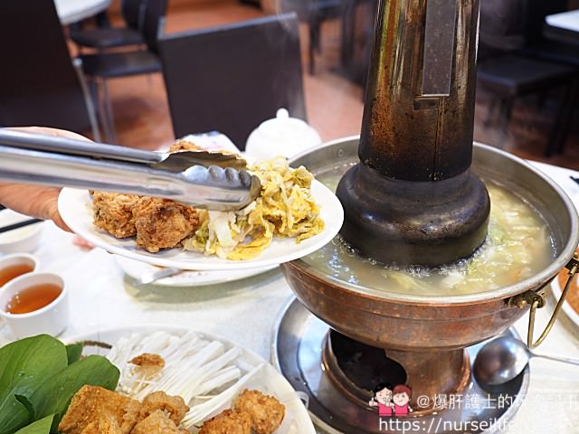 台北、士林｜忠義街 加來川湘菜館 陽明醫院旁大份量超值酸菜白肉鍋 - nurseilife.cc