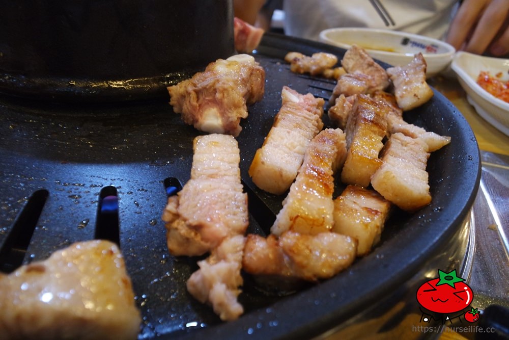 韓國、首爾｜明洞鬧區內的巷弄飽足美食－「荒謬的生肉」烤肉吃到飽 - nurseilife.cc