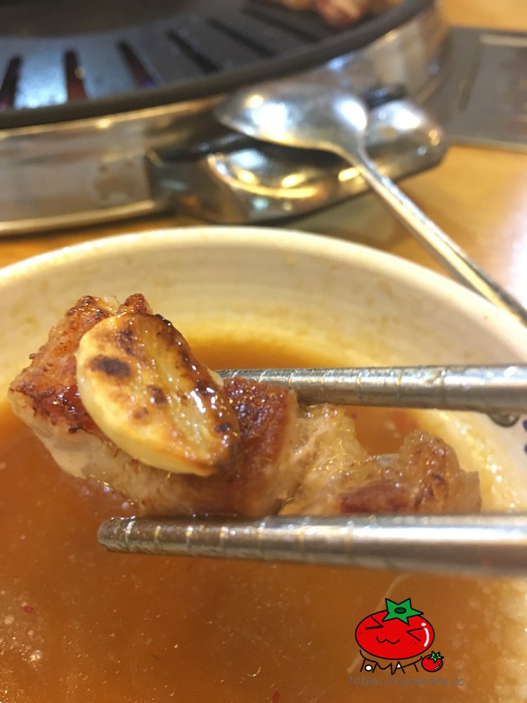 韓國、首爾｜明洞鬧區內的巷弄飽足美食－「荒謬的生肉」烤肉吃到飽 - nurseilife.cc