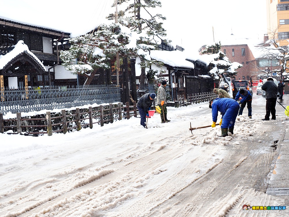 岐阜、高山｜冬季的高山老街．在大雪紛飛的街上尋覓熟悉的和牛香氣 - nurseilife.cc