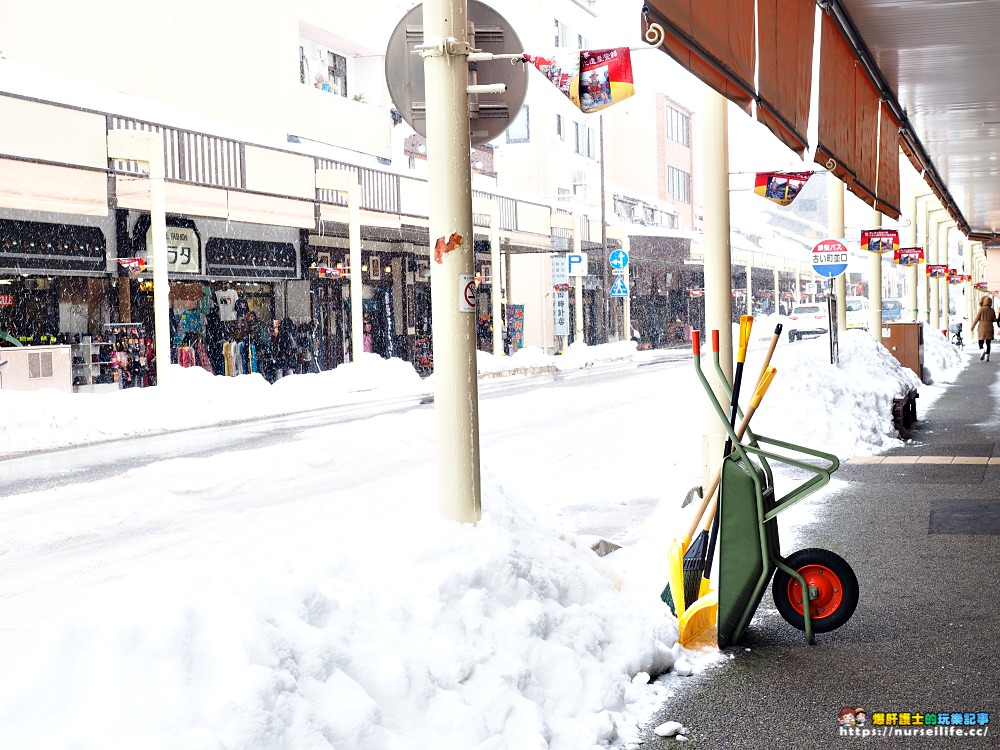 岐阜、高山｜冬季的高山老街．在大雪紛飛的街上尋覓熟悉的和牛香氣 - nurseilife.cc