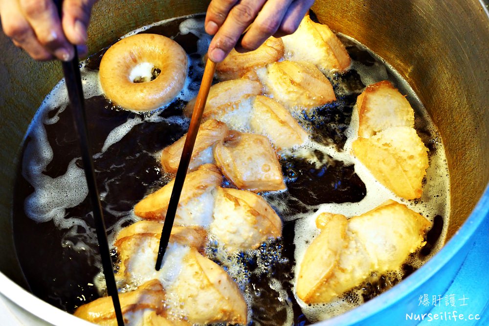 父子雙胞胎、甜甜圈、麻花捲、牛舌餅．蘆洲忠義廟口夜市的素食小吃 - nurseilife.cc