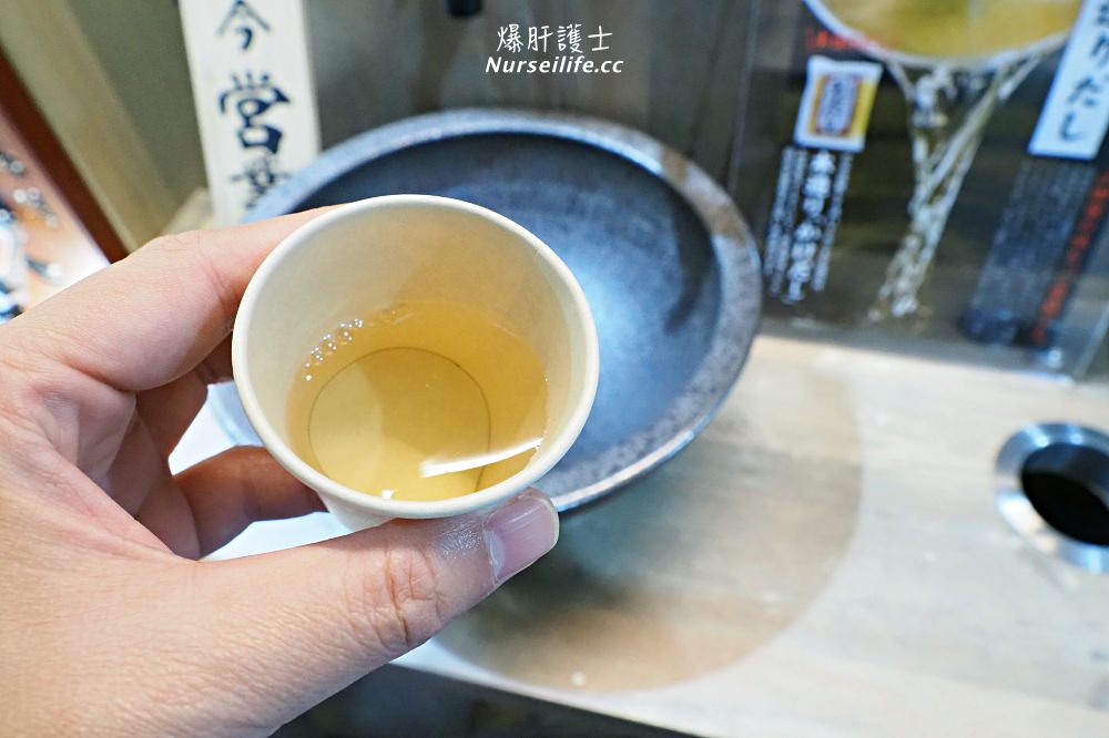 高松機場入關前超好逛．免費烏龍麵湯、酒吧，還有滿滿的藝術周邊可以買！ - nurseilife.cc