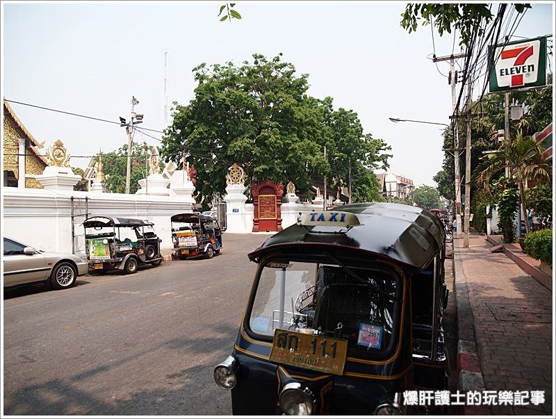 【泰國清邁】Chiang Mai Sunday Walking Street週日步行街逛到腿殘、買到手痠令人崩潰的週末市集 - nurseilife.cc