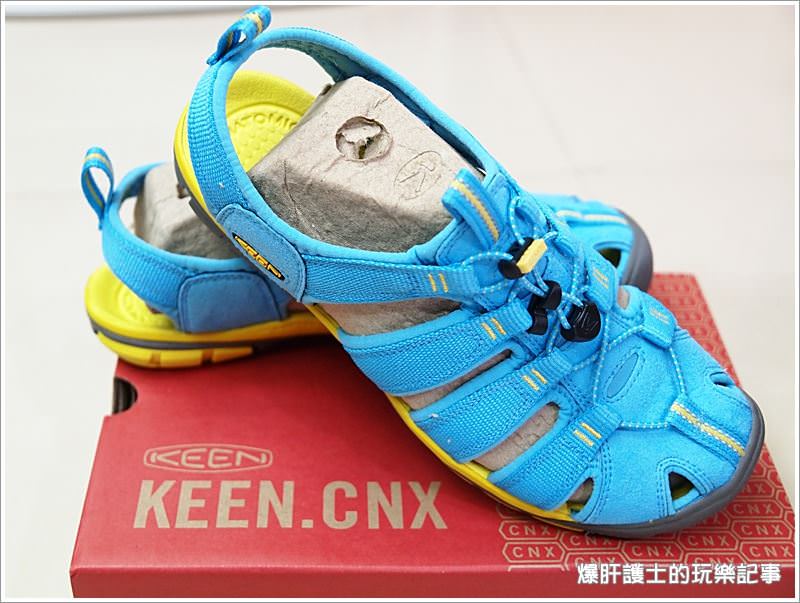 【旅遊必備】戶外活動的好幫手 KEEN CNX 輕量化水陸兩用鞋 - nurseilife.cc