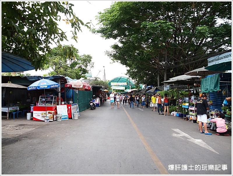 【曼谷自助】逛市集、吃海鮮、遊船餵魚好恐怖 大林江水上市場Taling Chan Floating Market - nurseilife.cc